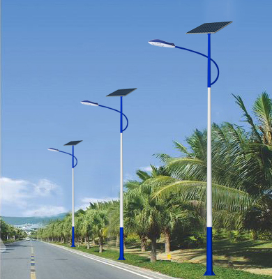 1742828246142723.jpg 玛多太阳能路灯.jpg