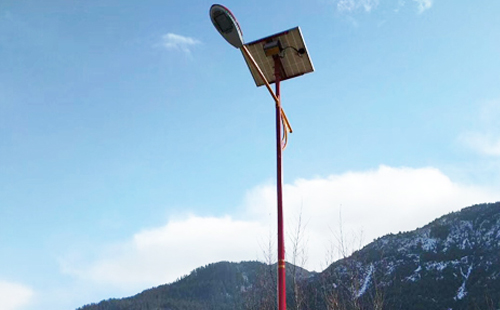 如何选择高质量的玛多太阳能路灯材料：全方位指南