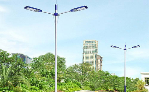 玛多太阳能路灯地脚螺栓规格：防止倾倒的关键